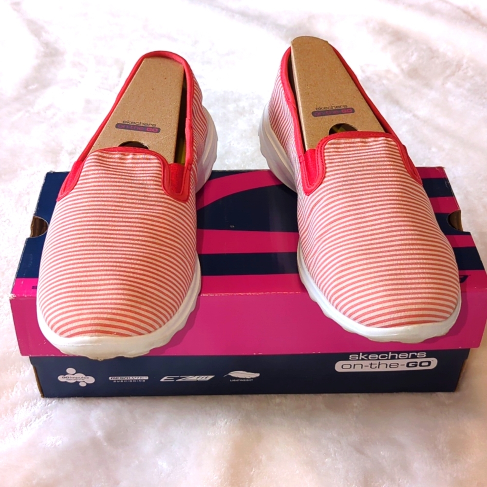 Skechers Go Sleek Preppy  9.5 red white